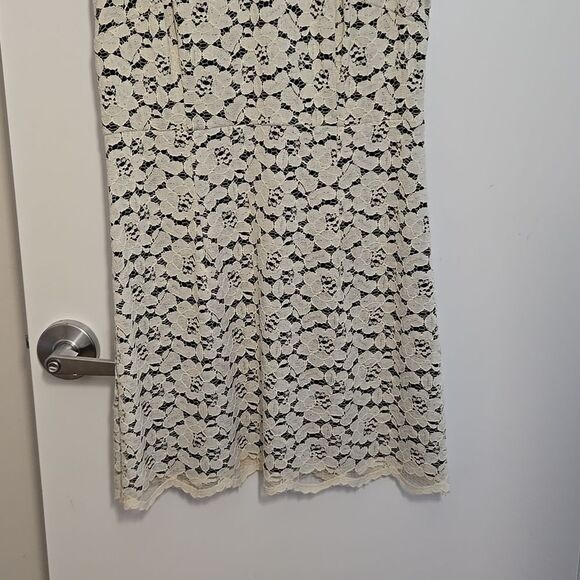 Kensie Bow Collar Dress - Picture 4 of 14